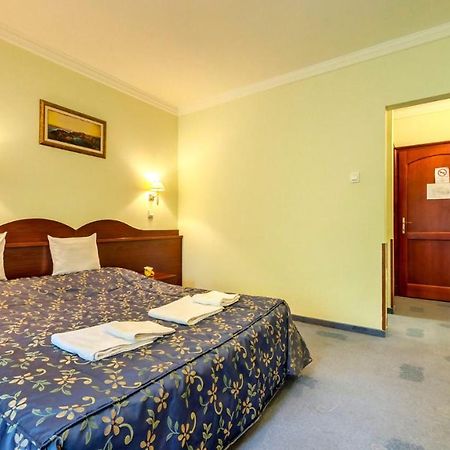 Kolibri Hotel Miskolc Exterior photo