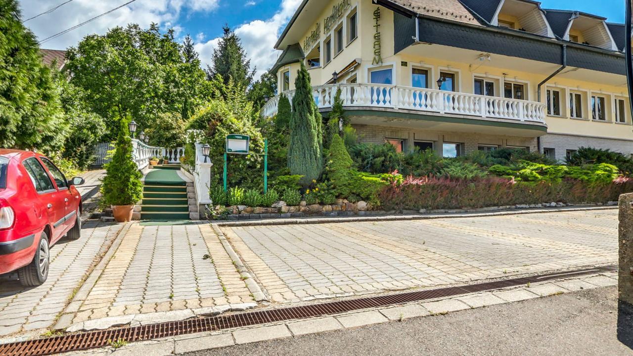 Kolibri Hotel Miskolc Exterior photo